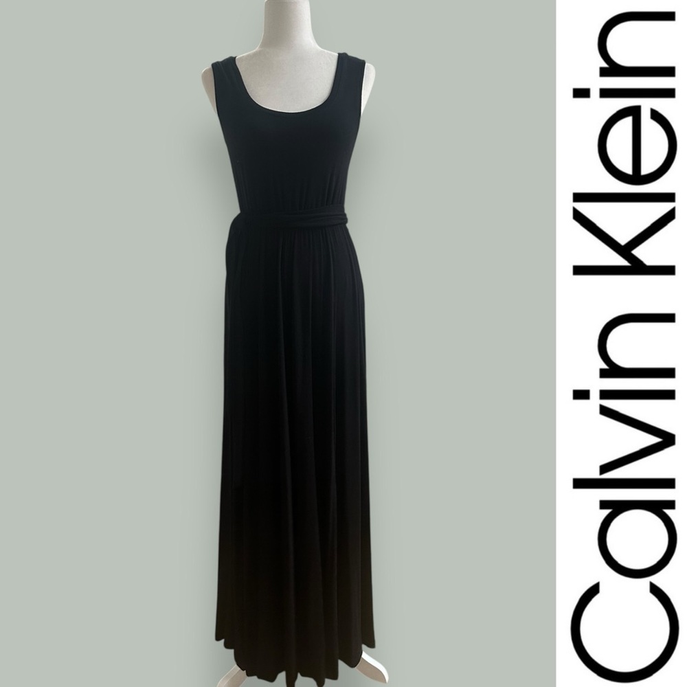 Calvin Klein Black Sleeveless‎ Scoop Neck Gown